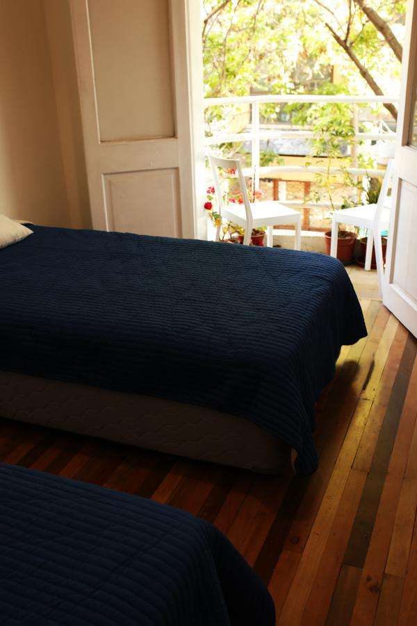 Hostal Avion Rojo *
