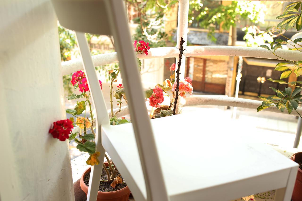 Avion Rojo Hostal *